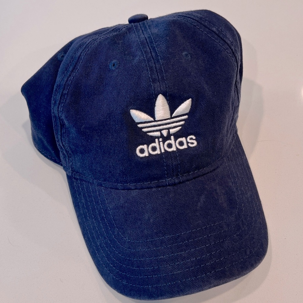 Adidas women’s relaxed strap hat